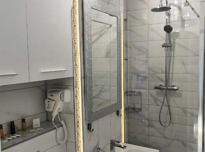 Onyx - Utopia Apartment 4*